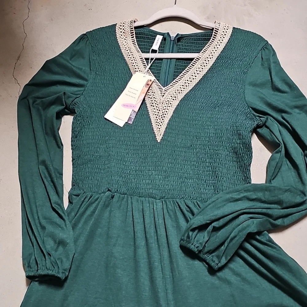 Nwt Green Jumpsuit with Lace Trim And Pockets - Picture 2 of 8